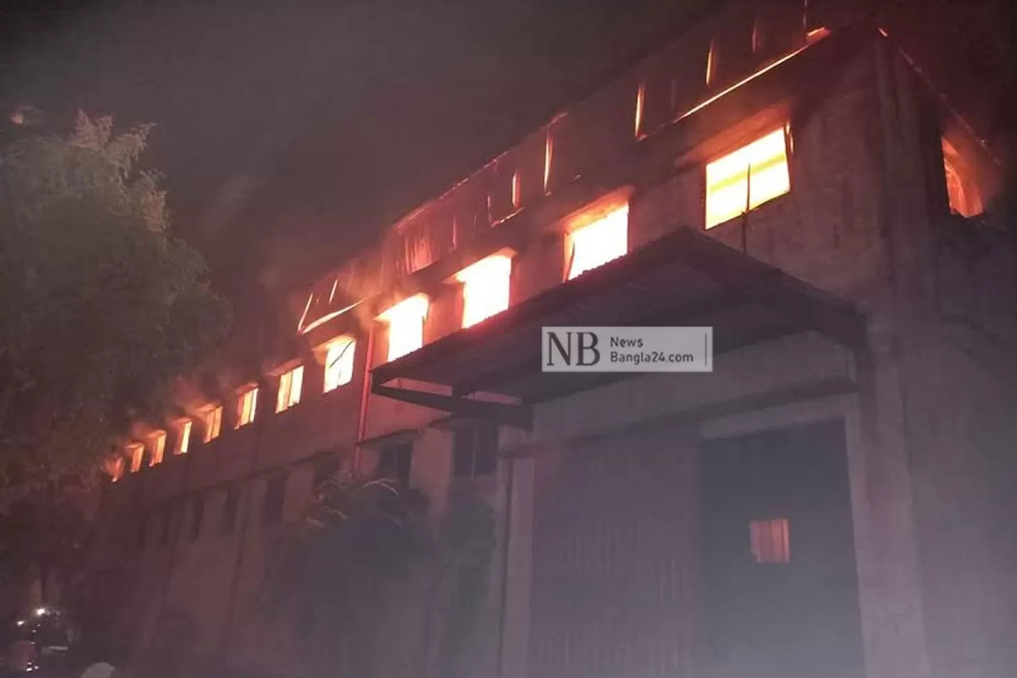 রূপগঞ্জে-পোশাক-কারখানার-আগুন-নিয়ন্ত্রণে-
