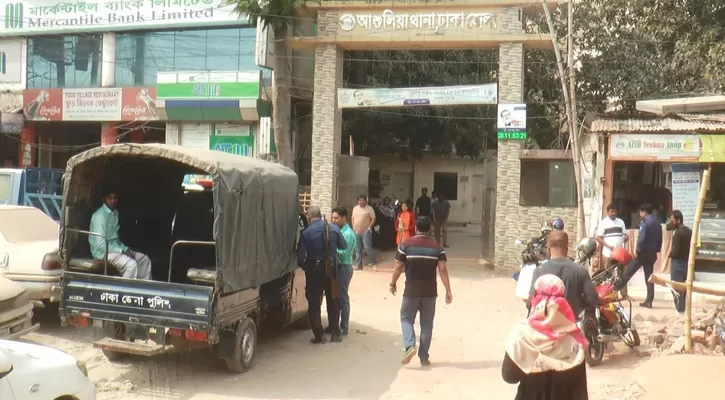কারখানায়-রোলারের-ধাক্কায়-শ্রমিকের-মৃত্যু