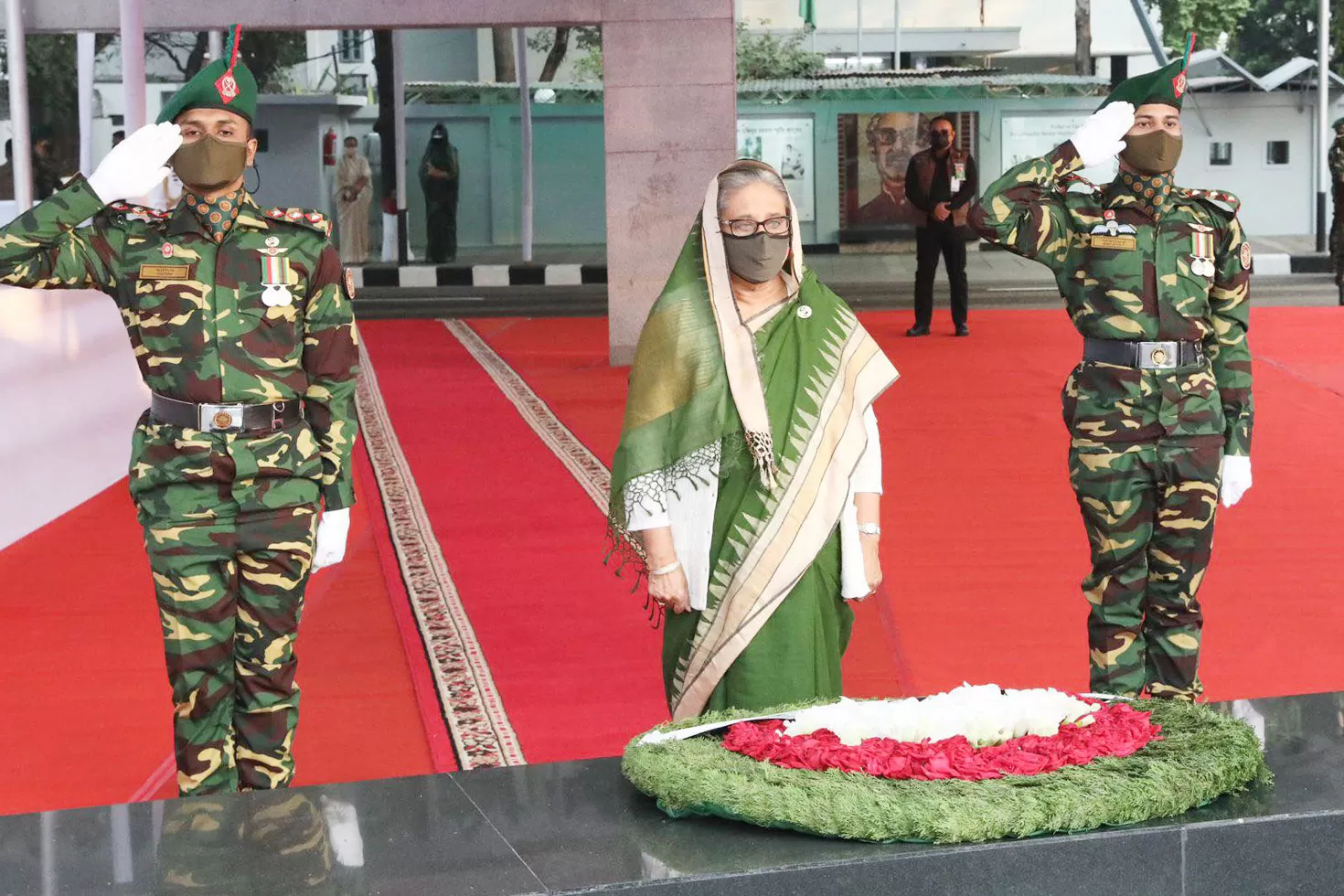 ৭-মার্চে-বঙ্গবন্ধুর-প্রতিকৃতিতে-প্রধানমন্ত্রীর-শ্রদ্ধা