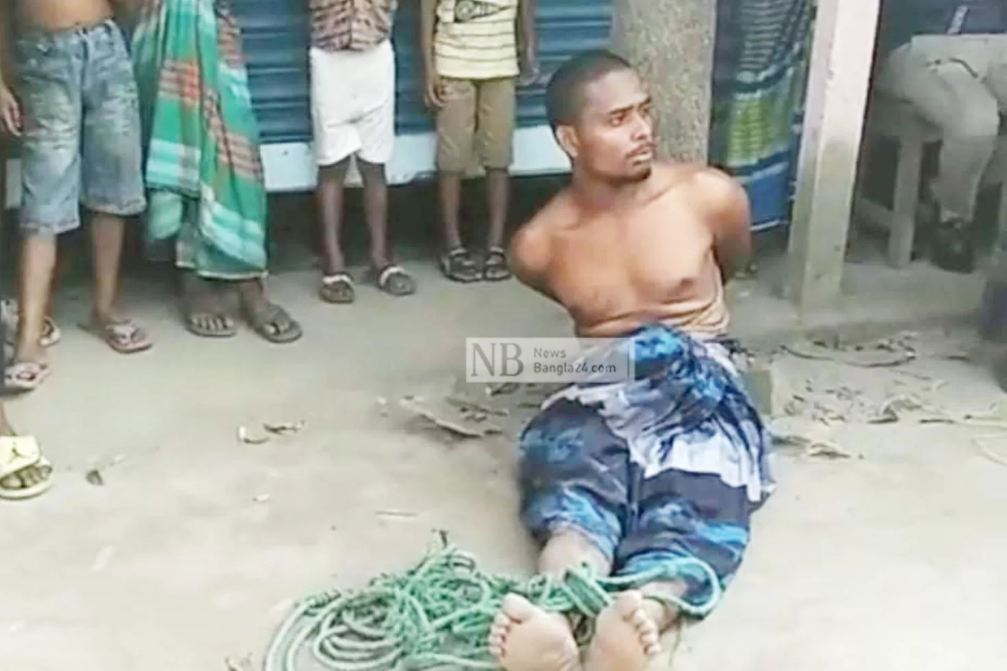 স্ত্রীকে কুপিয়ে হত্যা