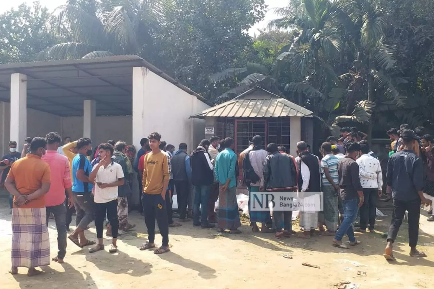 বাসচাপায়-অবসরপ্রাপ্ত-সেনা-সদস্য-নিহত


