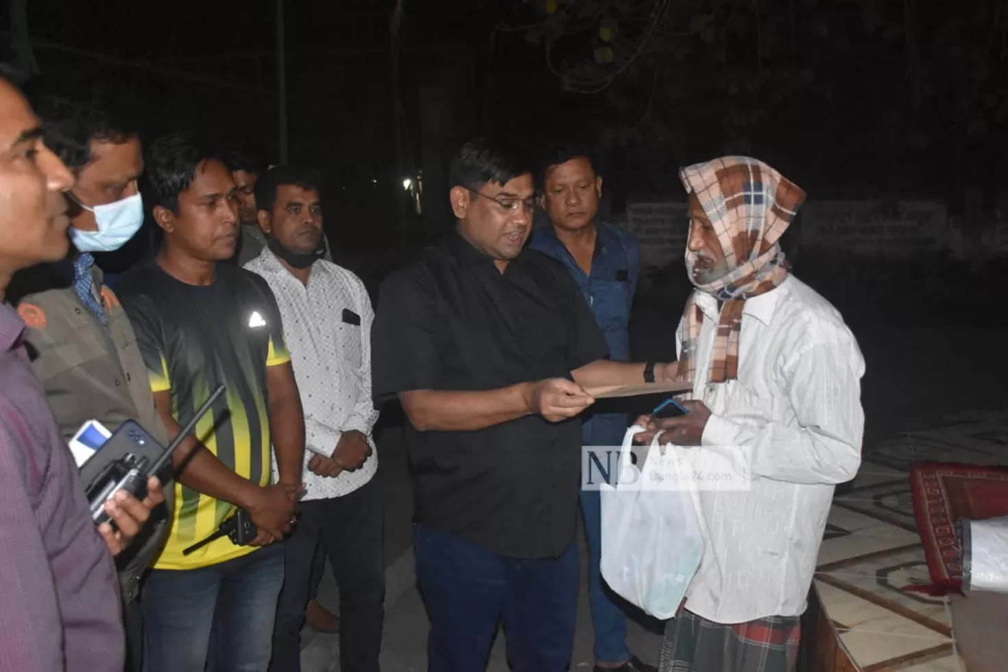 অনশন-ভাঙল-এসপির-আশ্বাসে