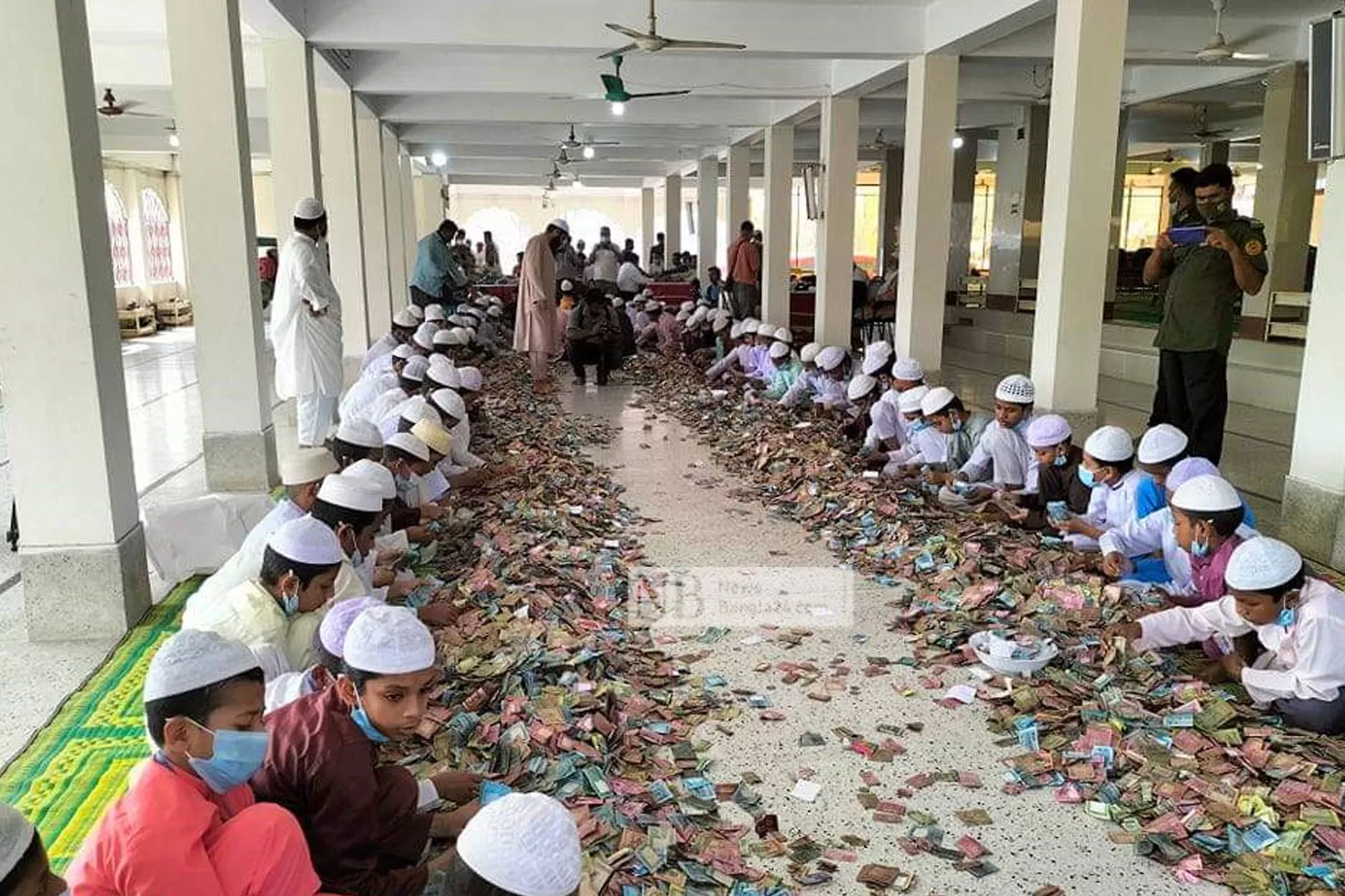 পাগলা-মসজিদের-দানবাক্সে-এবার-১৫-বস্তা-টাকা