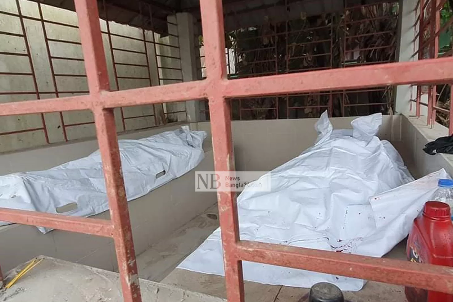 বাঁচাতে-গিয়ে-পথচারীর-সঙ্গে-প্রাণ-গেল-বাইকারের