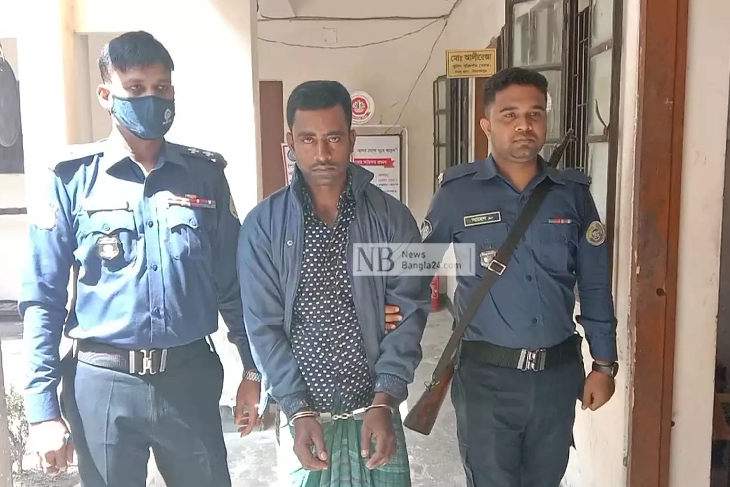 শিশুকে ধর্ষণের অভিযোগে গ্রেপ্তার