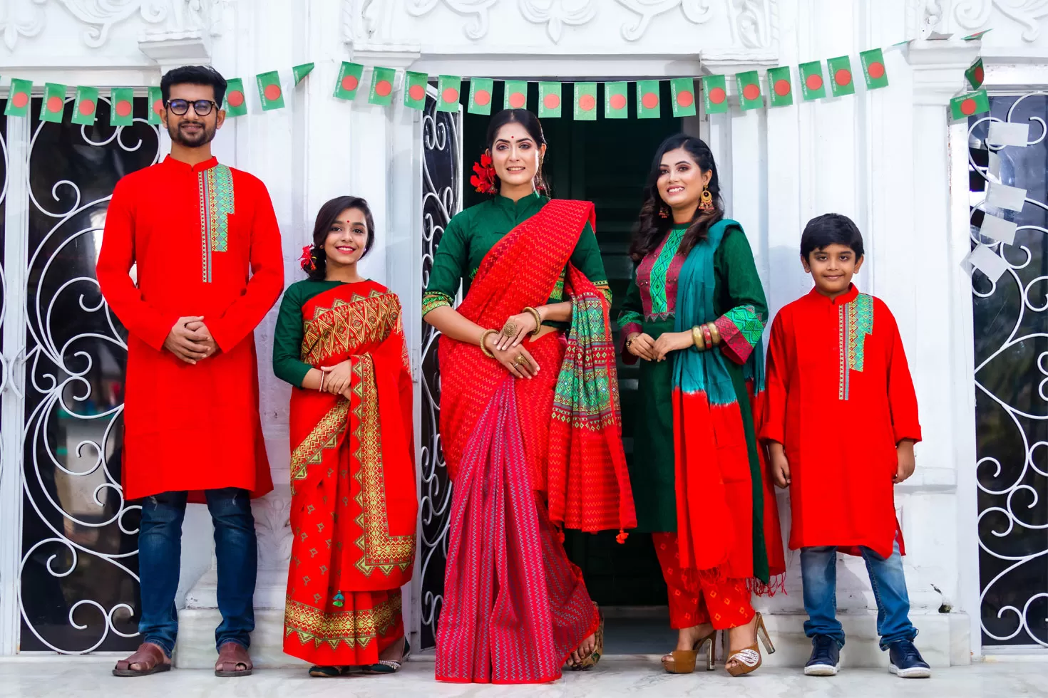 রঙ বাংলাদেশ-এর স্বাধীনতা সংগ্রহ