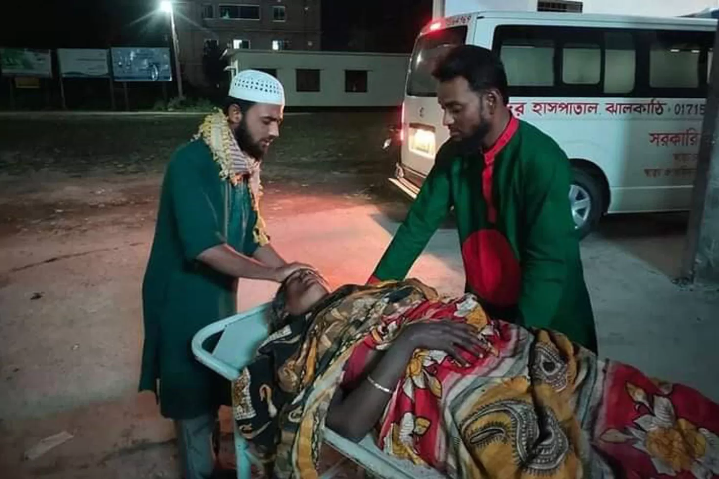 পিটুনিতে-জরায়ু-ক্ষতিগ্রস্ত-হওয়া-নারীর-মৃত্যু