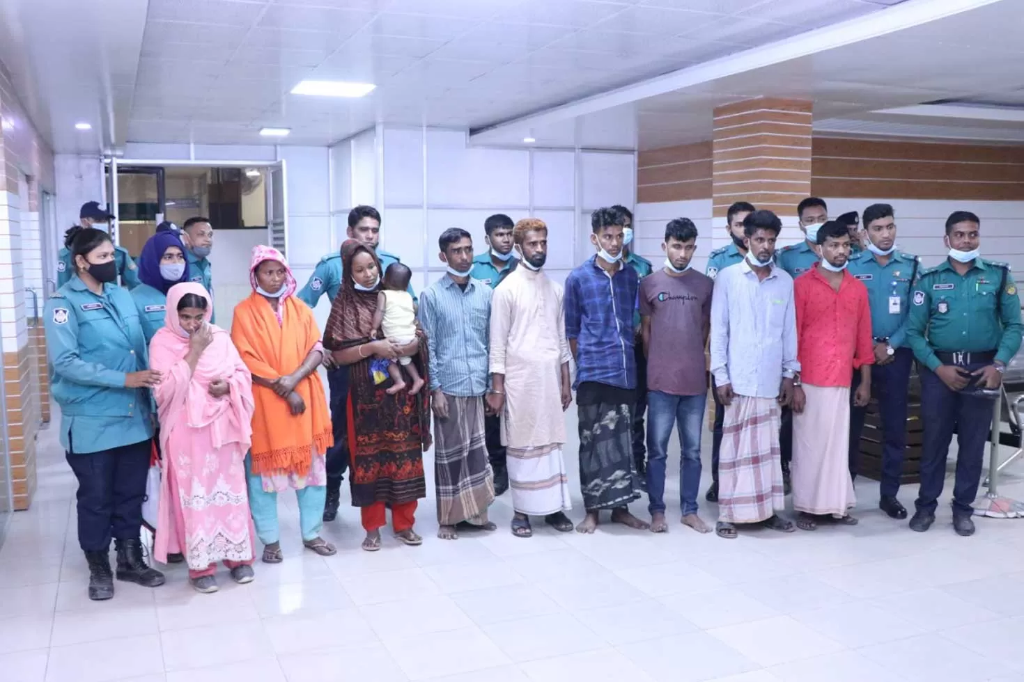 কাজের-লোকের-ছদ্মবেশে-ডাকাতির-ছক-গ্রেপ্তার-৯