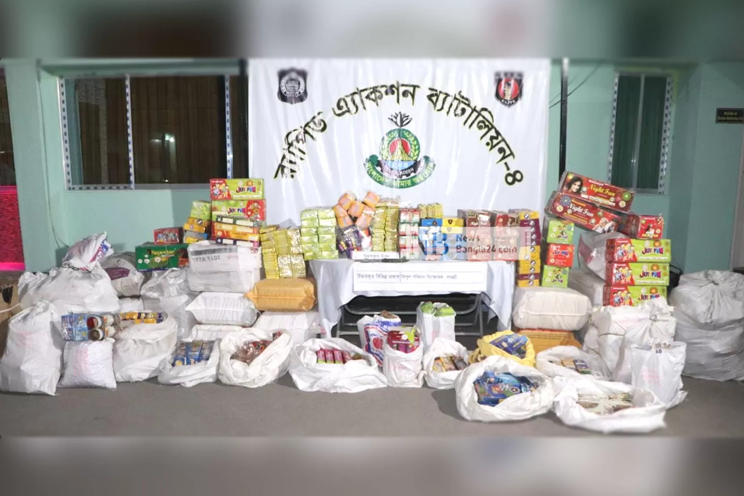 ৩২ ধরনের আতশবাজি-পটকাসহ আটক ২