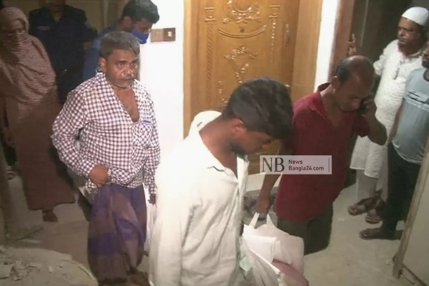 ঘরে-নারীর-ঝুলন্ত-মরদেহ-পরিবারের-দাবি-আত্মহত্যা