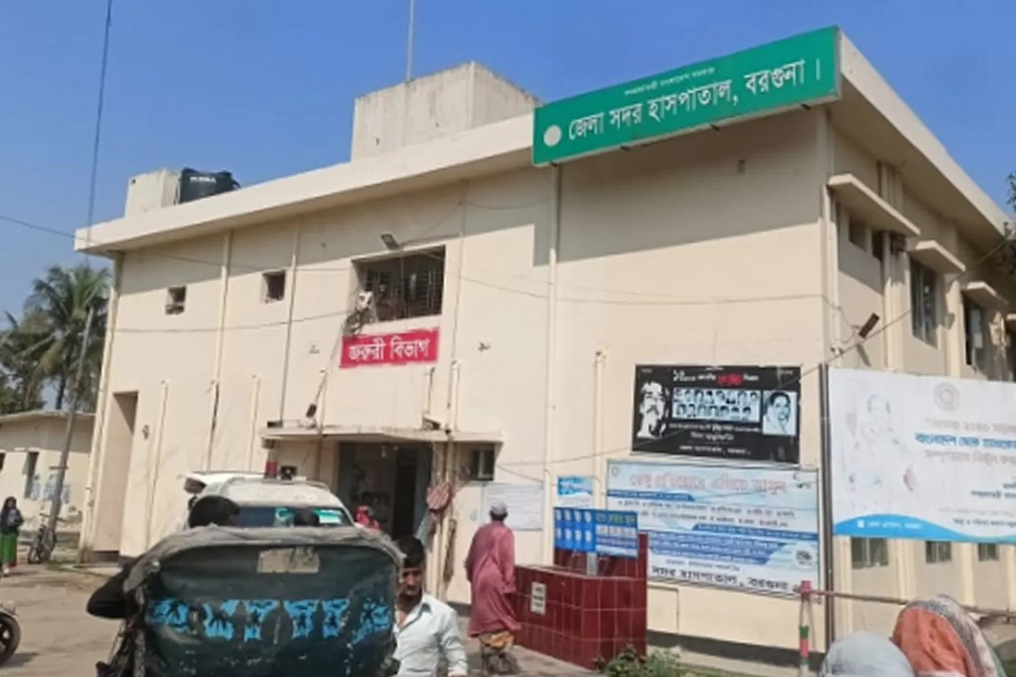 মাইক্রোবাস-থামিয়ে-ছাত্রলীগ-নেতার-টাকা-স্বর্ণালংকার-লুট