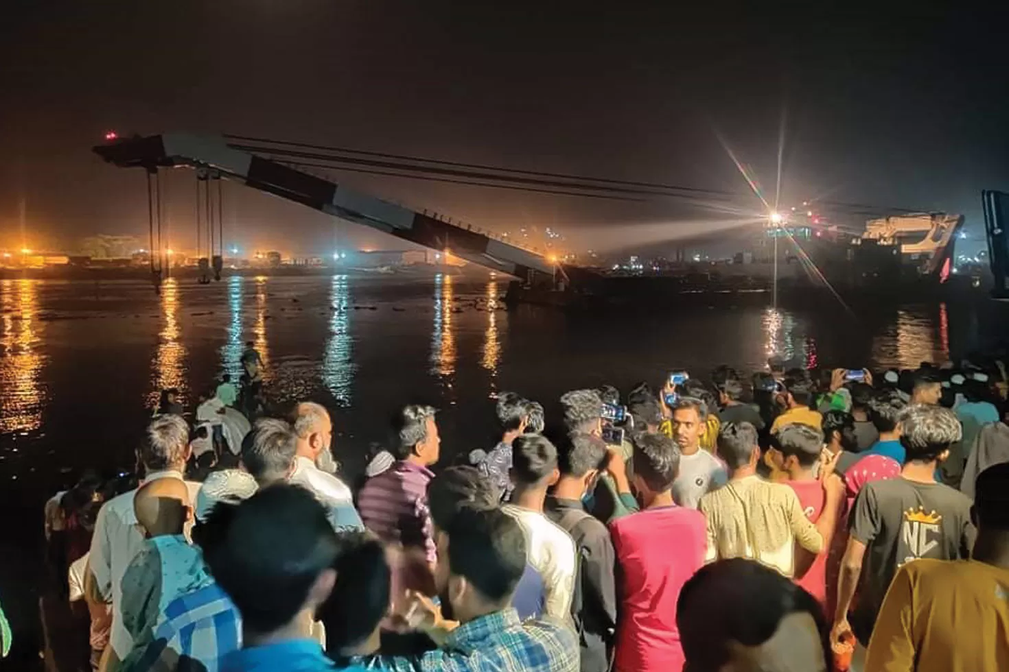 কার্গো জাহাজকে দুষছেন নিখোঁজদের স্বজনরা