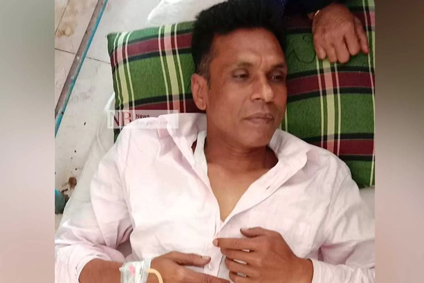 হামলায়-ভেঙেছে-সাংবাদিকের-হাতের-আঙুল