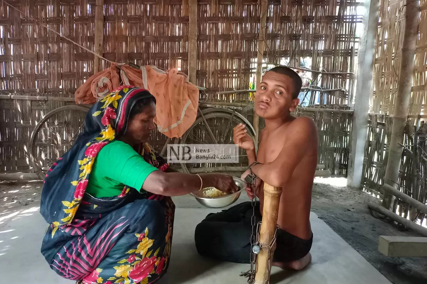 শিকলেই-বাঁধা-আনোয়ারের-জীবন