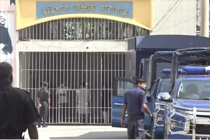 ইয়াবাসহ কারারক্ষী গ্রেপ্তার