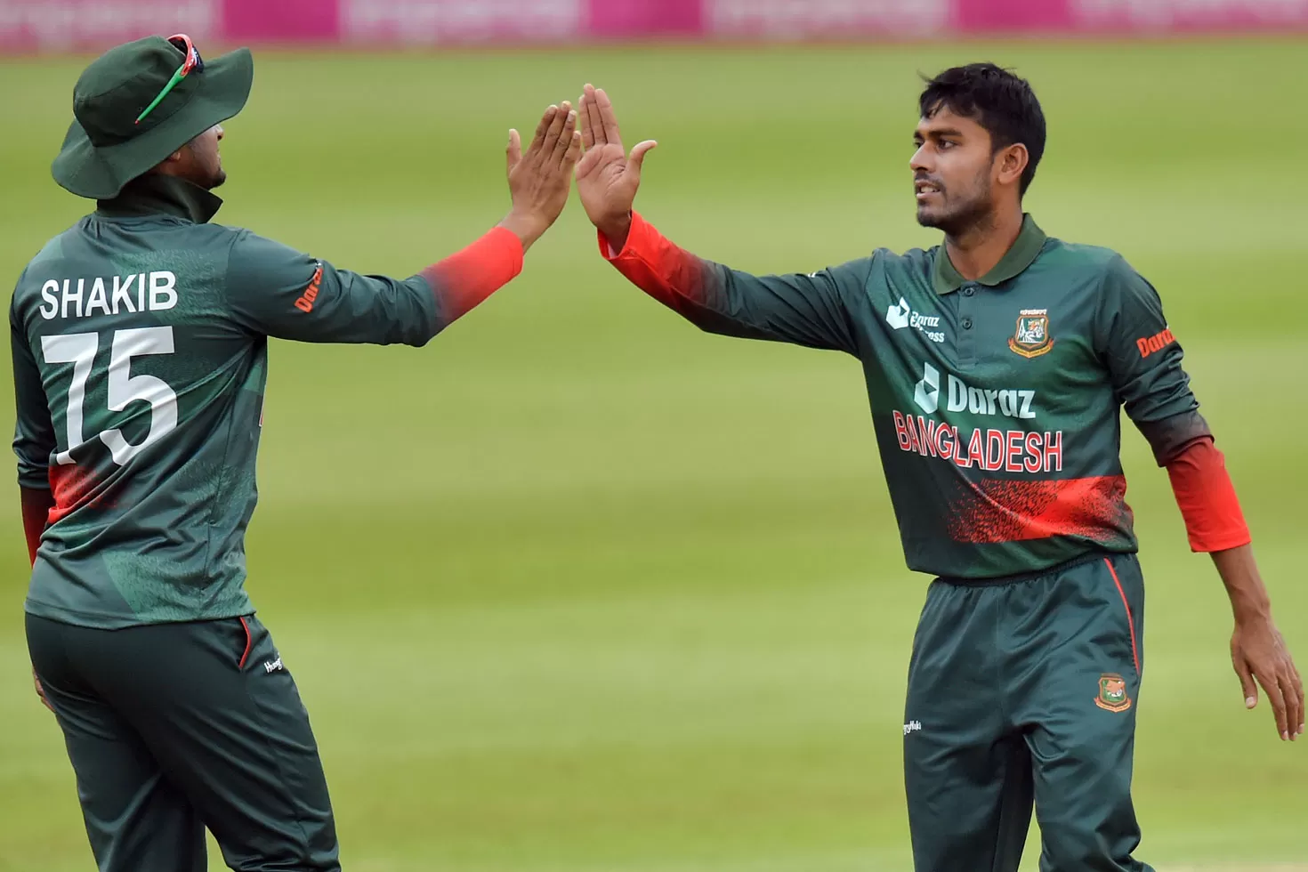 খরুচে-শুরুর-পর-উইকেট-এনে-দিলেন-মিরাজ