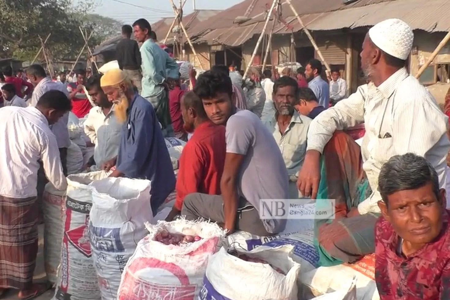 পেঁয়াজের-হঠাৎ-দরপতন-লোকসানে-কৃষক