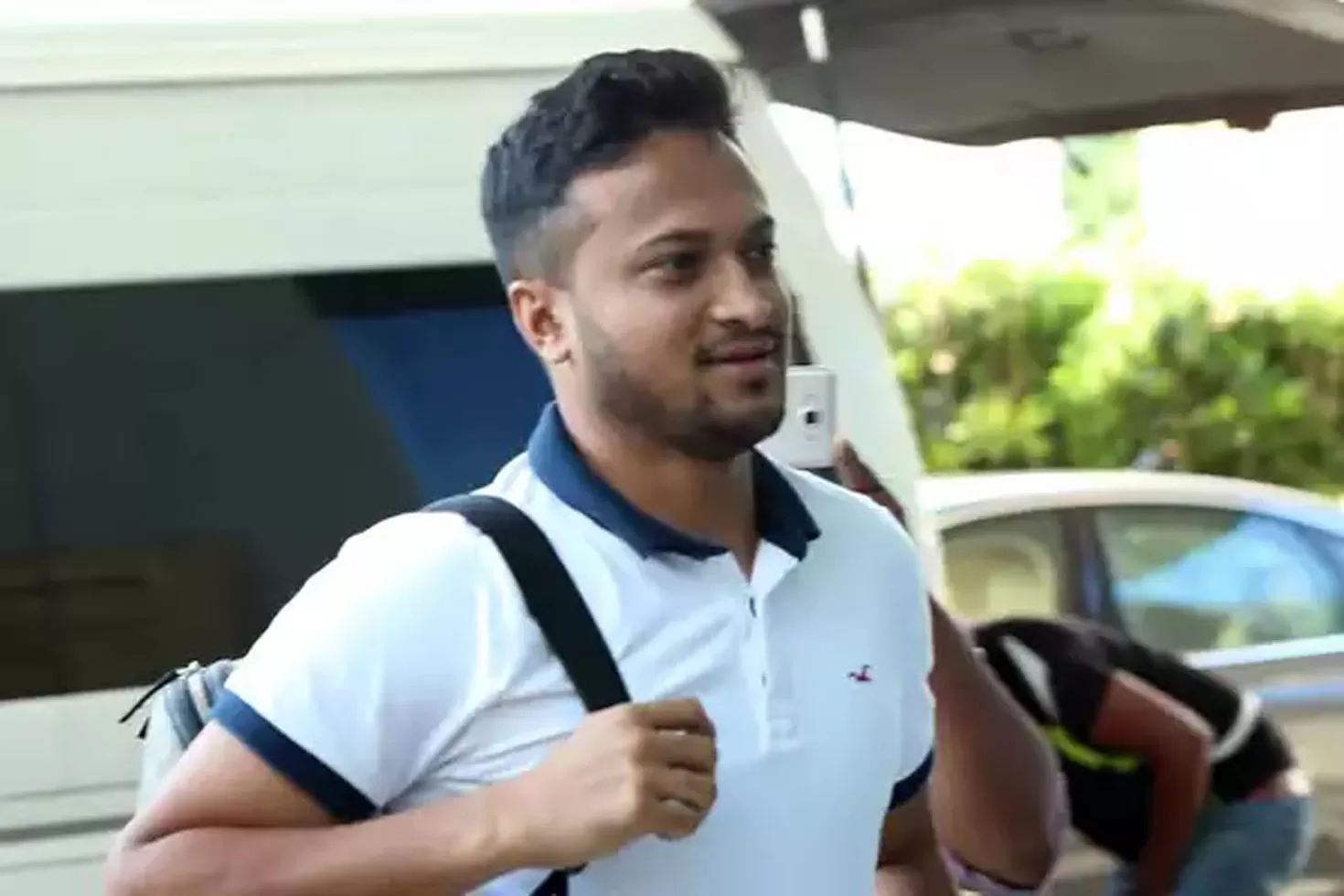 সিরিজ-জিতে-দেশে-ফিরলেন-সাকিব