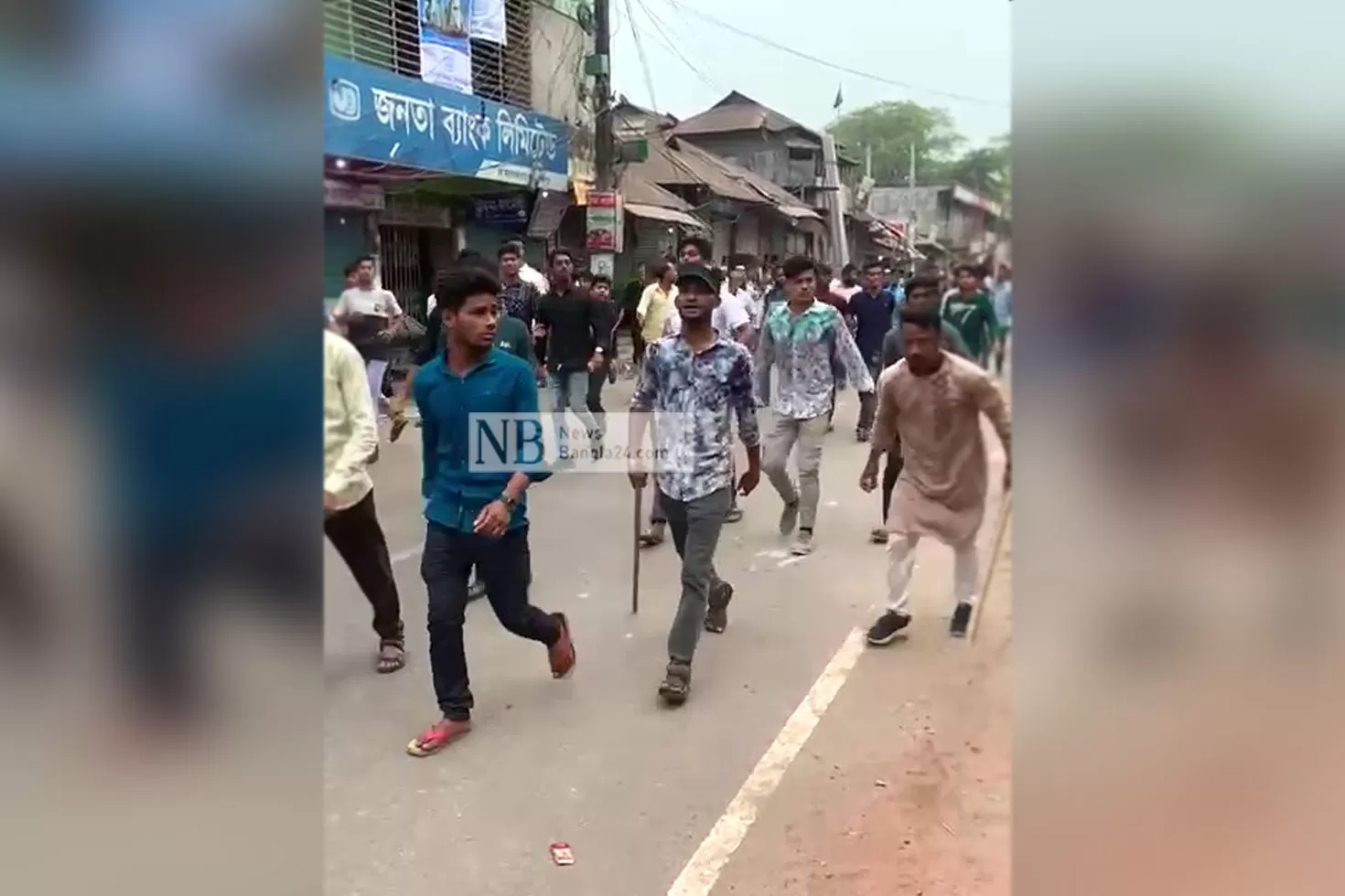 ফুল-দিয়ে-ফেরার-পথে-আলীগ-বিএনপি-সংঘর্ষ
