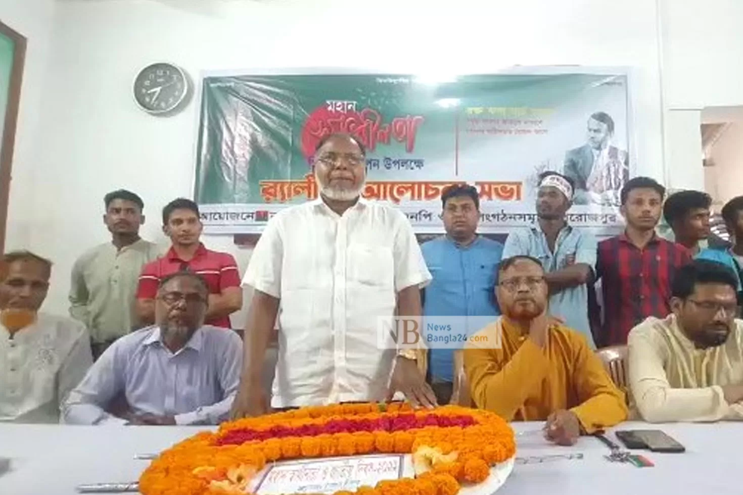 ‘পুলিশি বাধায়’ ফুল দিতে পারেনি বিএনপি