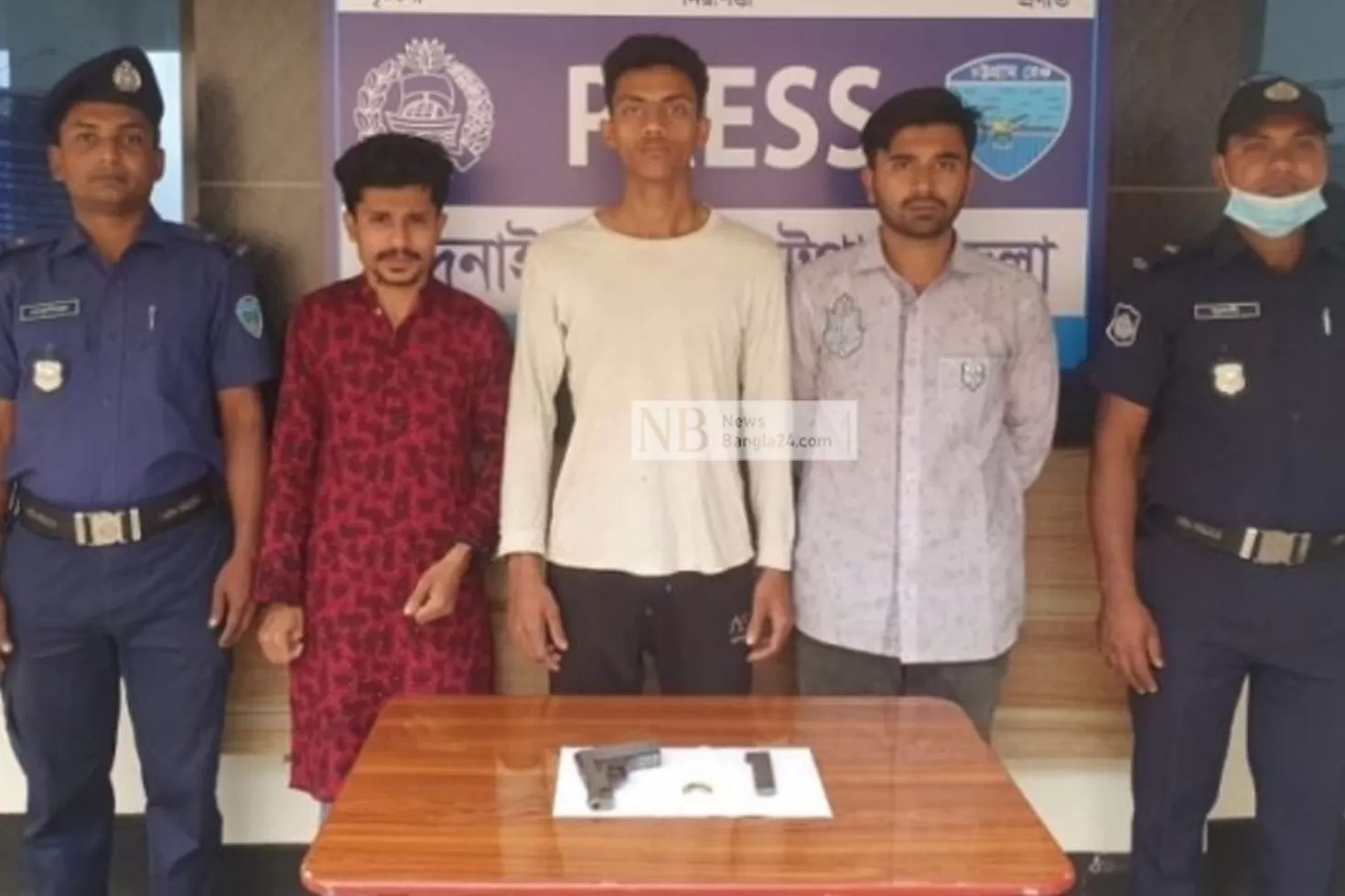 অস্ত্রসহ-গ্রেপ্তার-ছাত্রলীগের-৩-নেতাকর্মী-কারাগারে