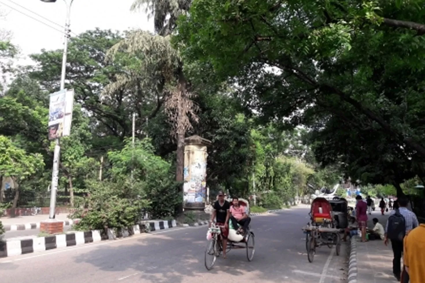 ঢাবির ফুটপাতে ঘুমানোর জায়গা নিয়ে বিরোধে পিটিয়ে হত্যা