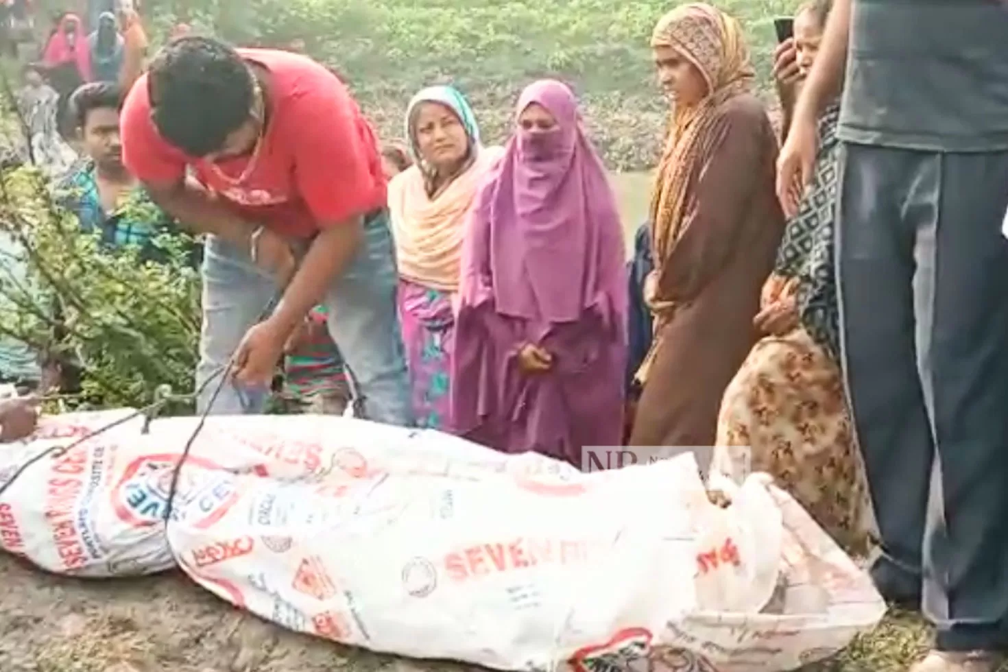 ‘এতিম বলায়’ বন্ধুকে গলা কেটে হত্যা