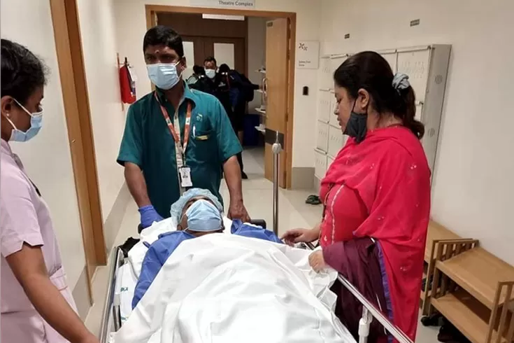রুবেলের-চিকিৎসায়-১৫-লাখ-টাকা-দিল-সাকিবের-মোনার্ক-মার্ট