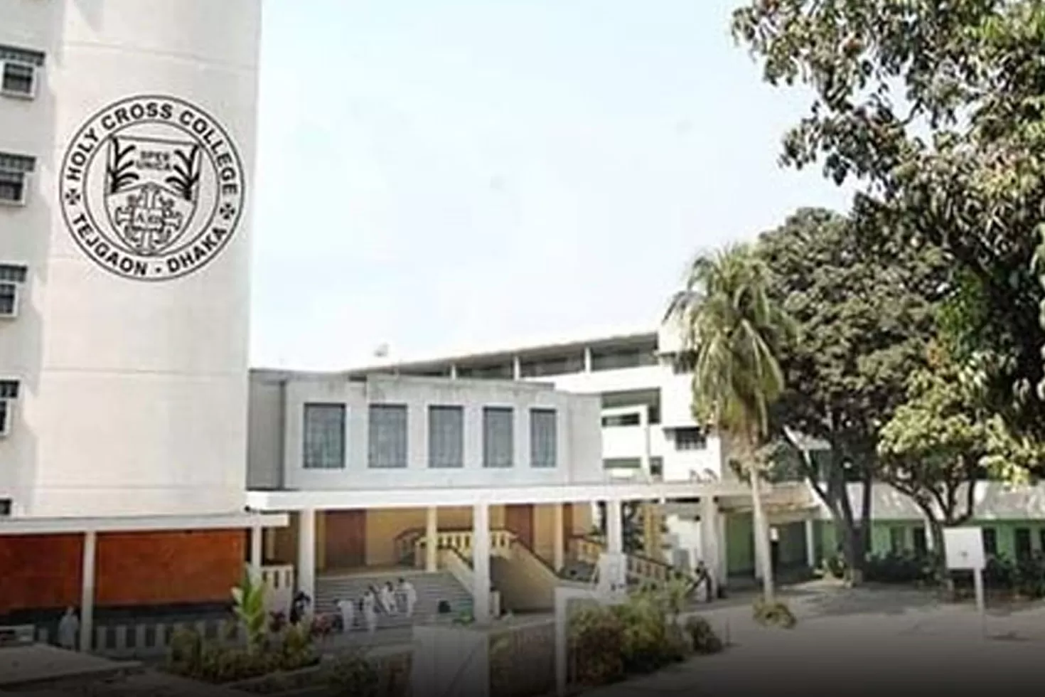 হলিক্রসে অ্যাসেম্বলিতে শিক্ষার্থীর মৃত্যু