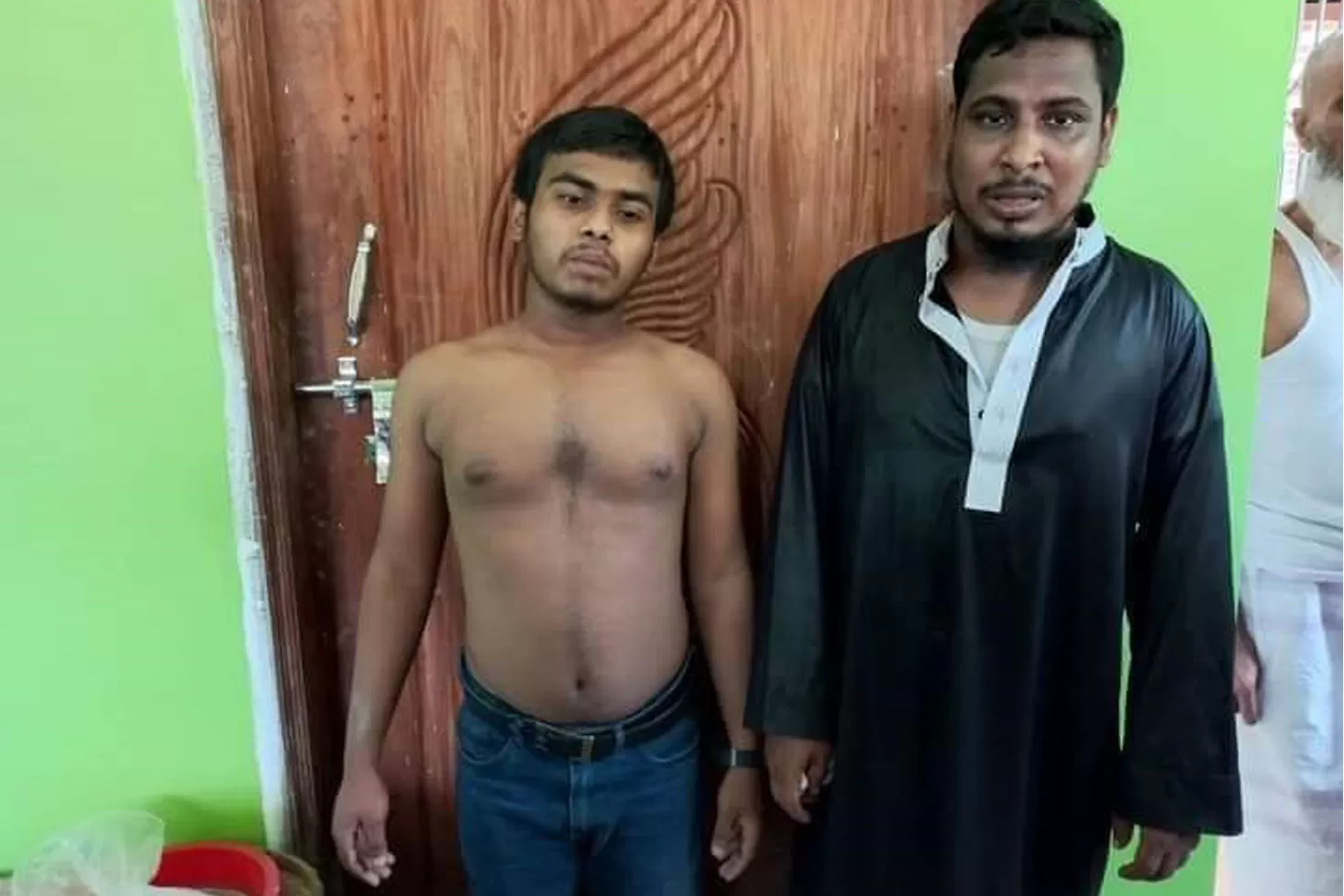 হাফেজ পরিচয়ে ছিনতাই, বৃদ্ধাকে গলা কেটে হত্যা