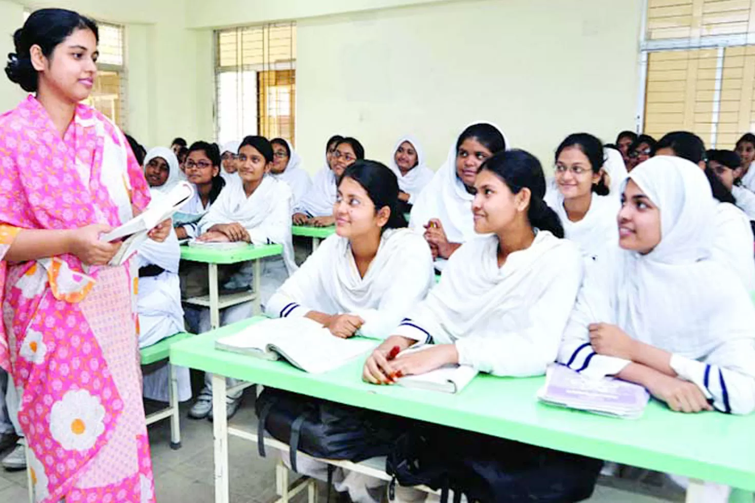 শিক্ষা-ক্যাডারে-সাড়ে-১২-হাজার-পদ-সৃষ্টির-উদ্যোগ