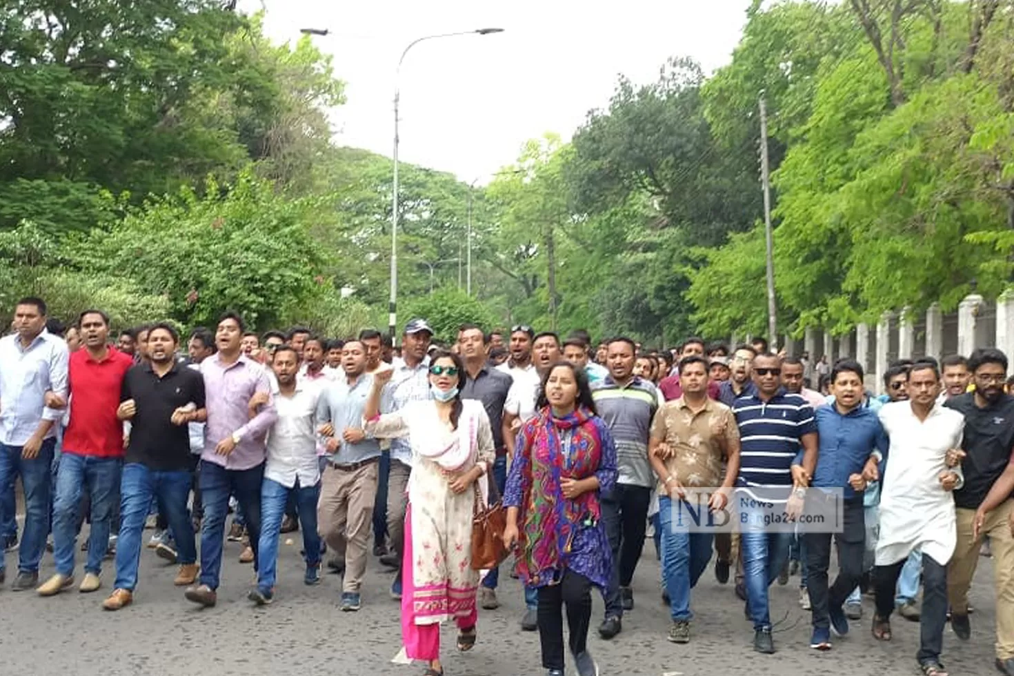 ঢাবিতে ছাত্রদলের সমাবেশ, ‘দলবাজ পুলিশদের’ প্রতিরোধের ঘোষণা