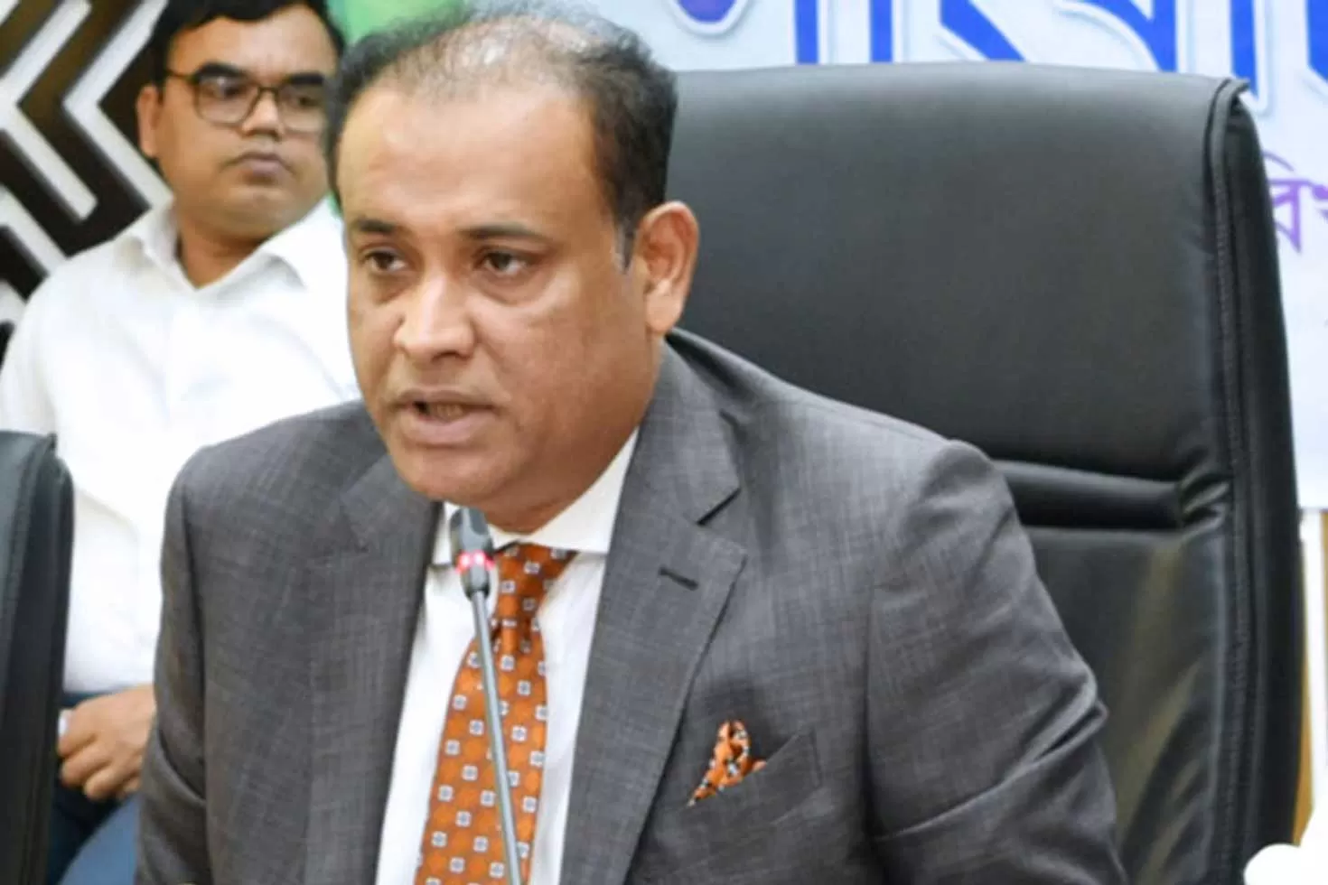 ভরাট হওয়া জলমহাল পুনঃখননের নির্দেশ