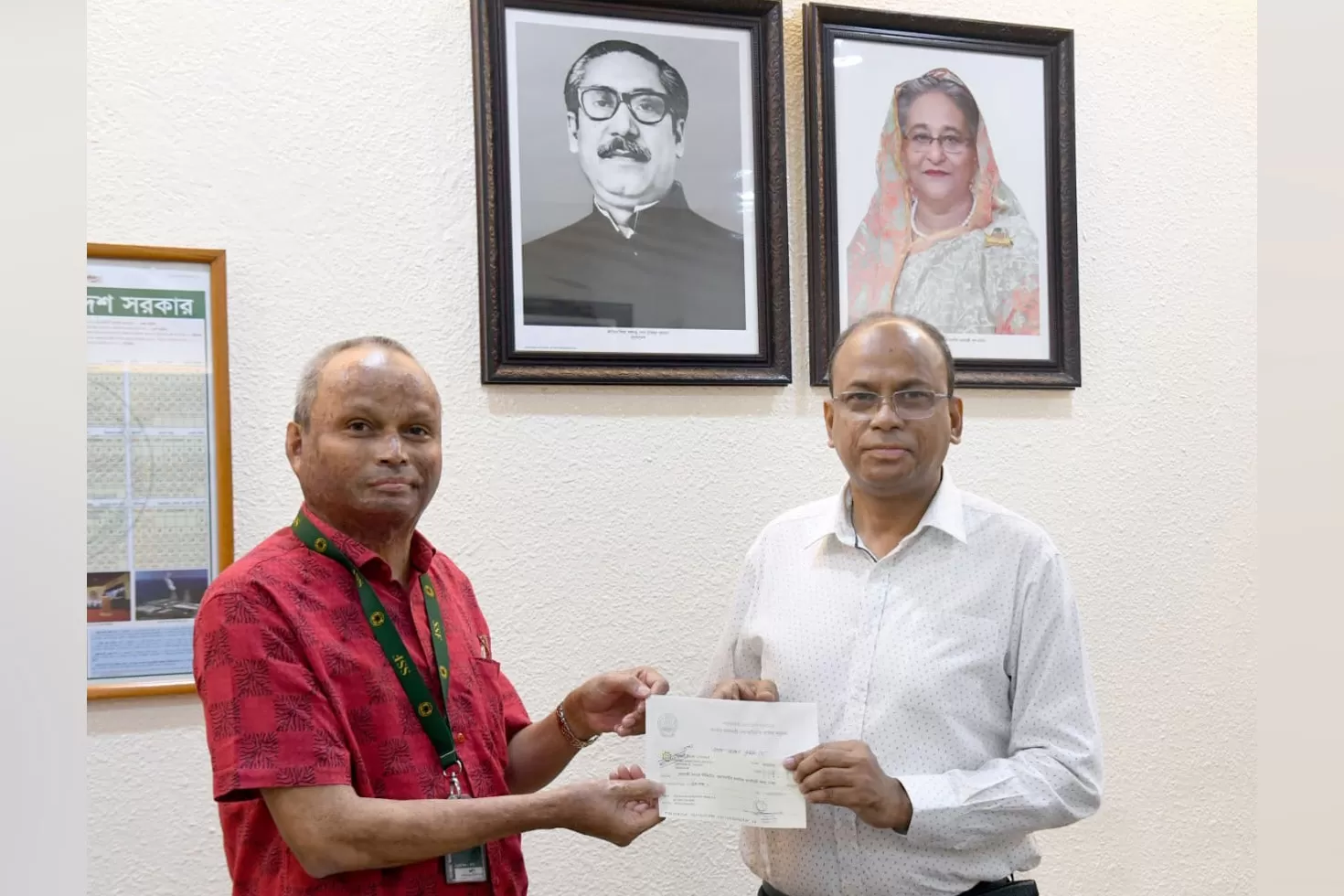 পেট্রল-বোমার-শিকার-অঞ্জনকে-সঞ্চয়পত্র-দিলেন-প্রধানমন্ত্রী