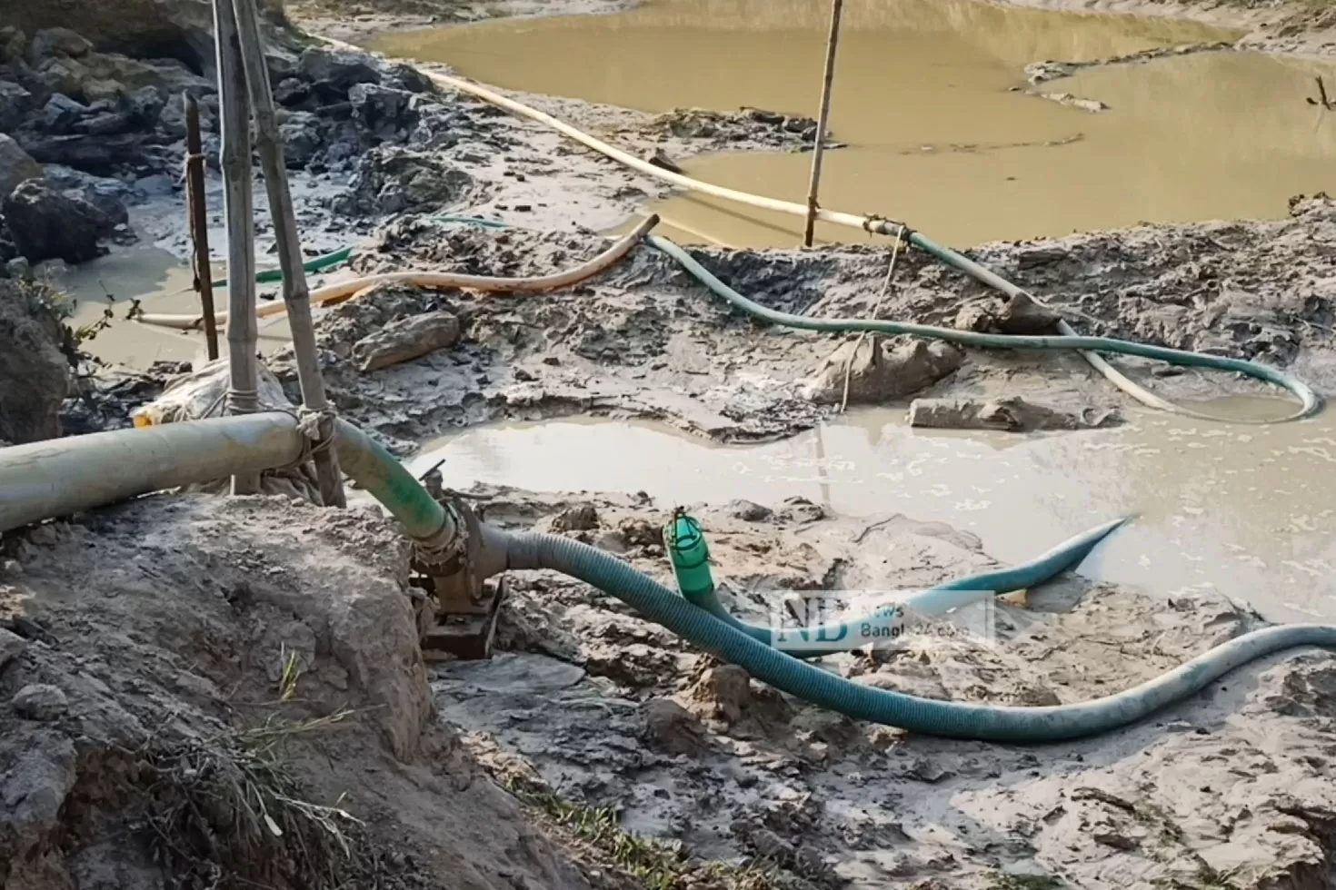 পাহাড়ে-বালুখেকোদের-দৌরাত্ম্য-টার্গেট-কৃষিজমি