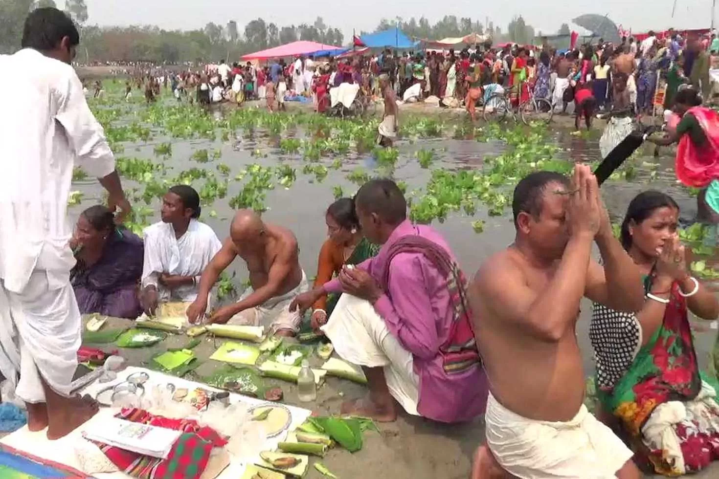 পাপমুক্তির আশায় করতোয়ায় পুণ্যার্থীর ঢল
