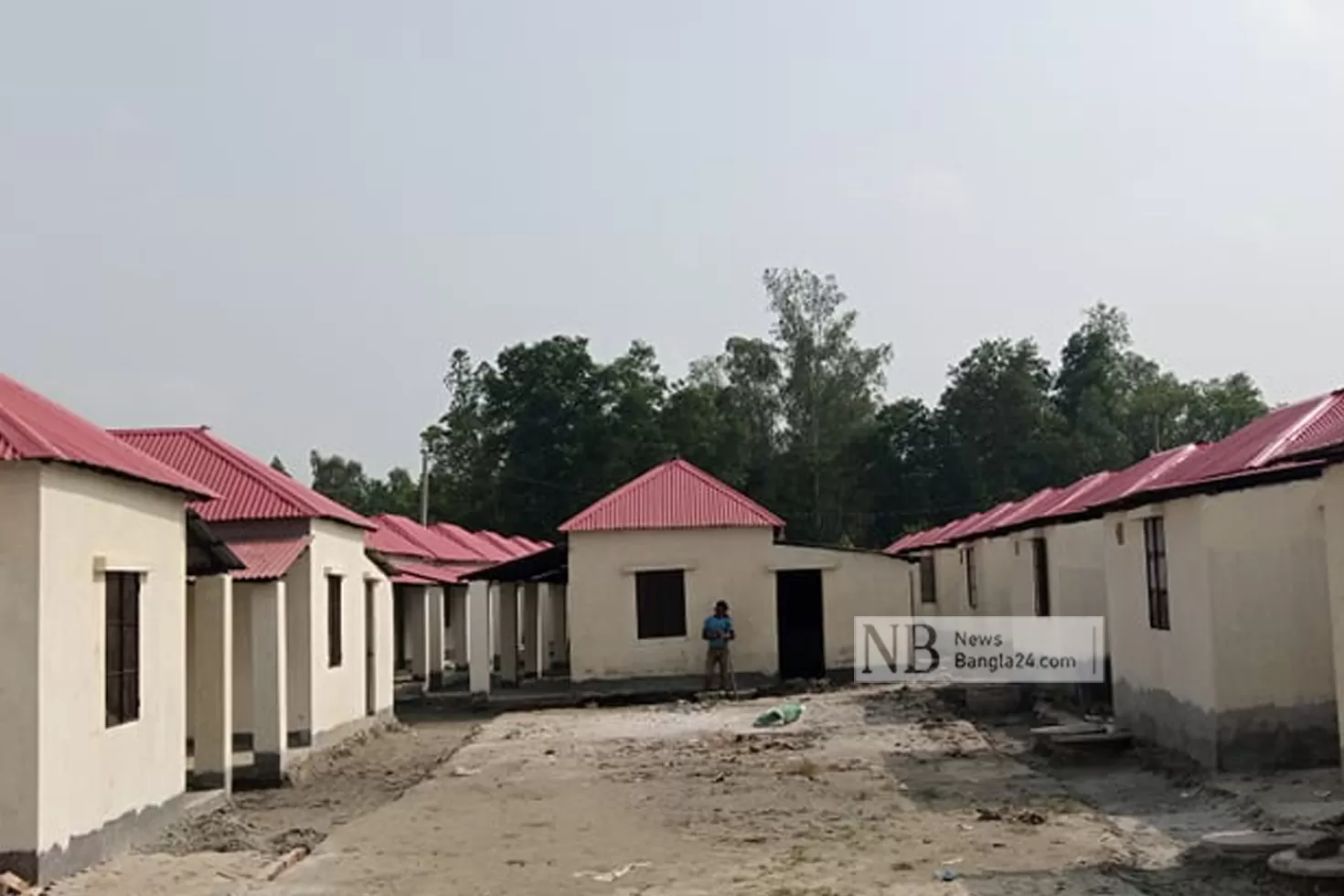 ব্যয়-বাড়িয়ে-মজবুত-করা-হচ্ছে-বিনা-মূল্যের-ঘর