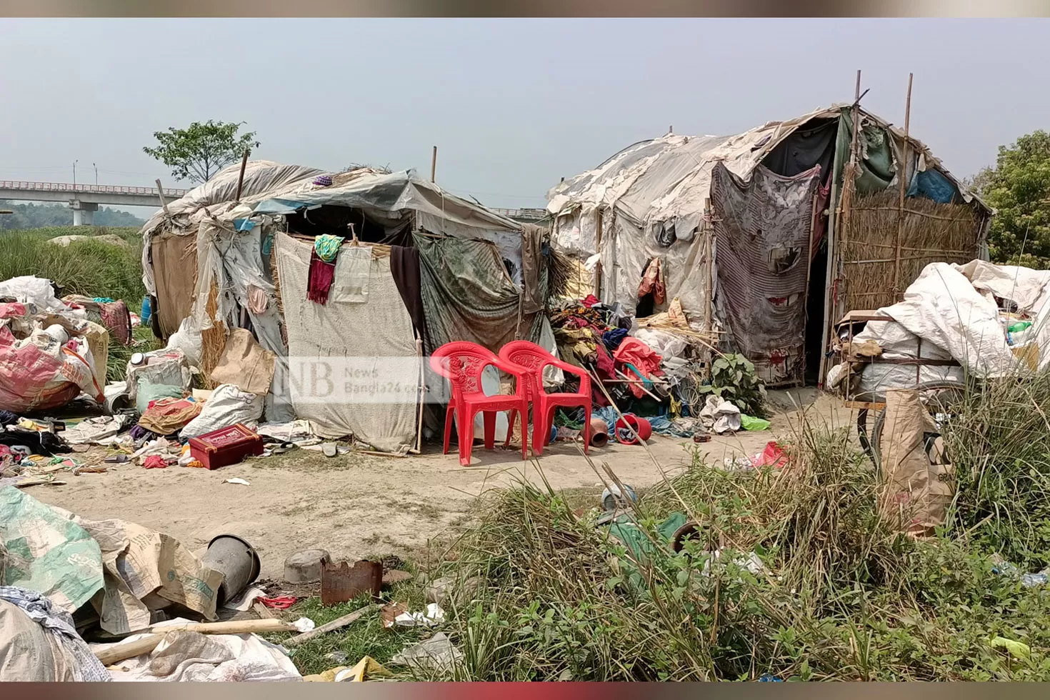 এই ‘বাড়ির’ ছেলেটি স্কুলে পড়ে