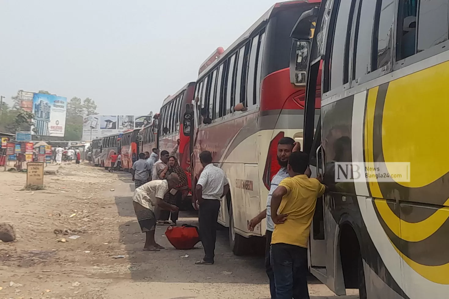 ঘাটে আটকে জামাল মিয়াদের জীবন