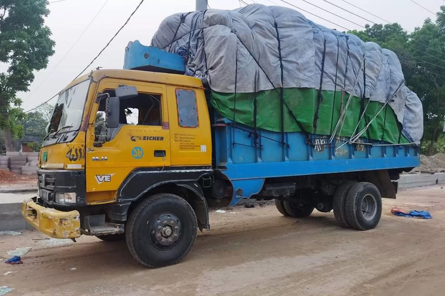 ৯৯৯ এ কল পেয়ে ডাকাত ধরল পুলিশ