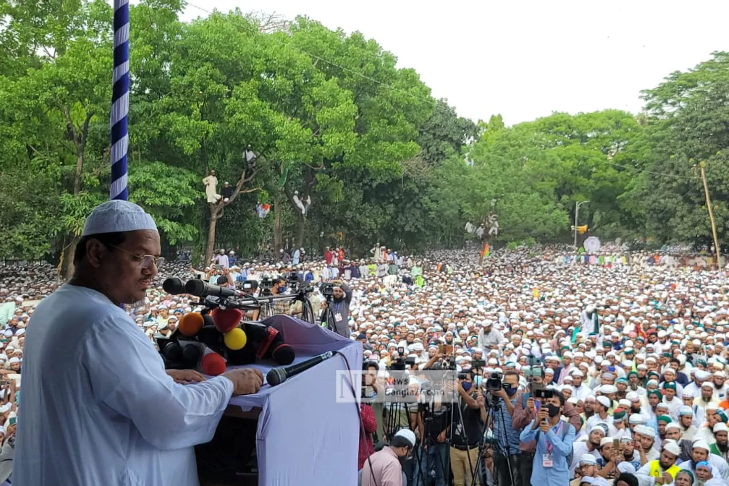 ক্ষমতায় যাওয়ার সুযোগ দেখছেন চরমোনাই পির