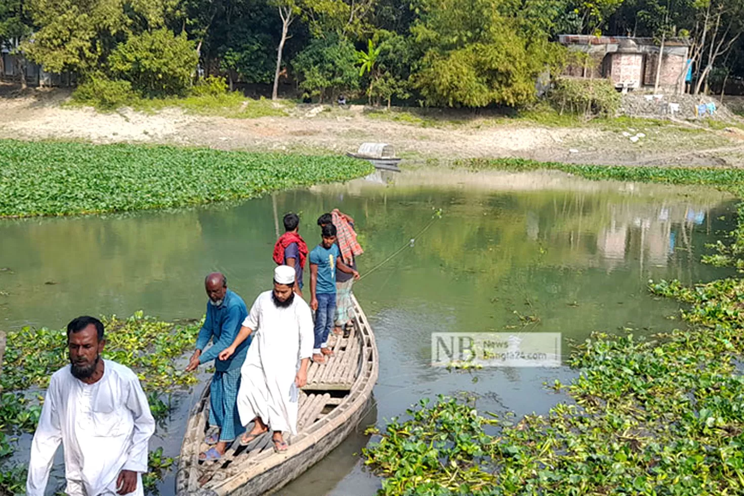 মাঝি-ছাড়াই-চলে-নৌকা