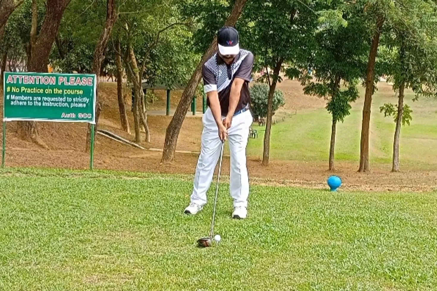 গলফ টুর্নামেন্টে চ্যাম্পিয়ন 