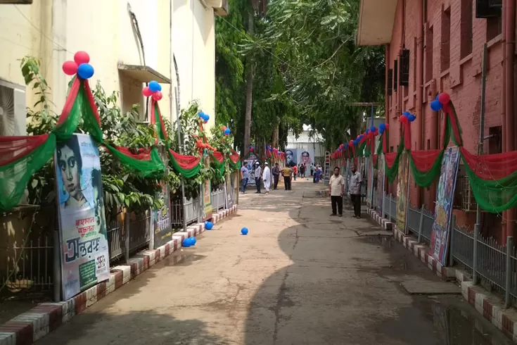 এফডিসিতে প্রাণহীন চলচ্চিত্র দিবস