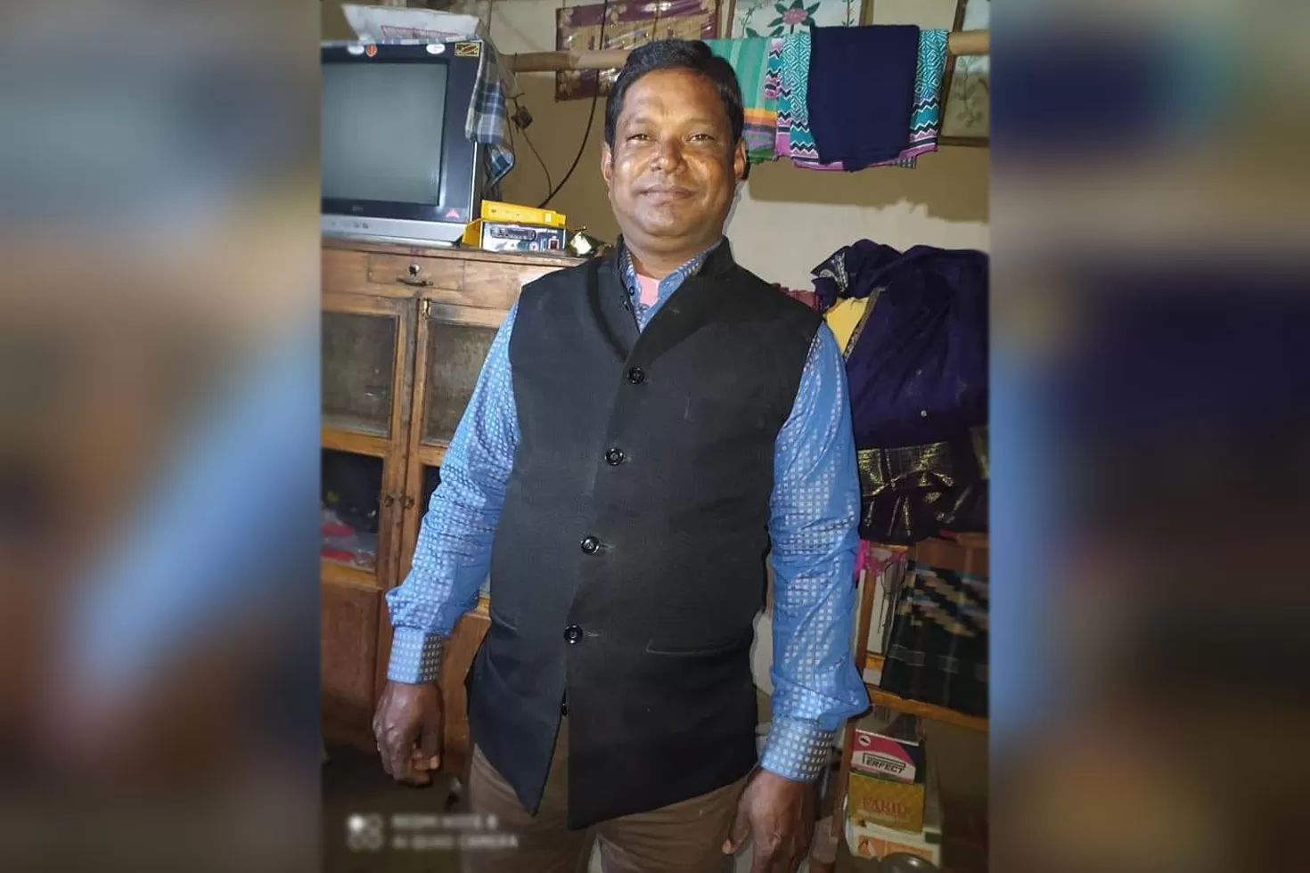 রাস্তার পাশে ব্যবসায়ীর মরদেহ 