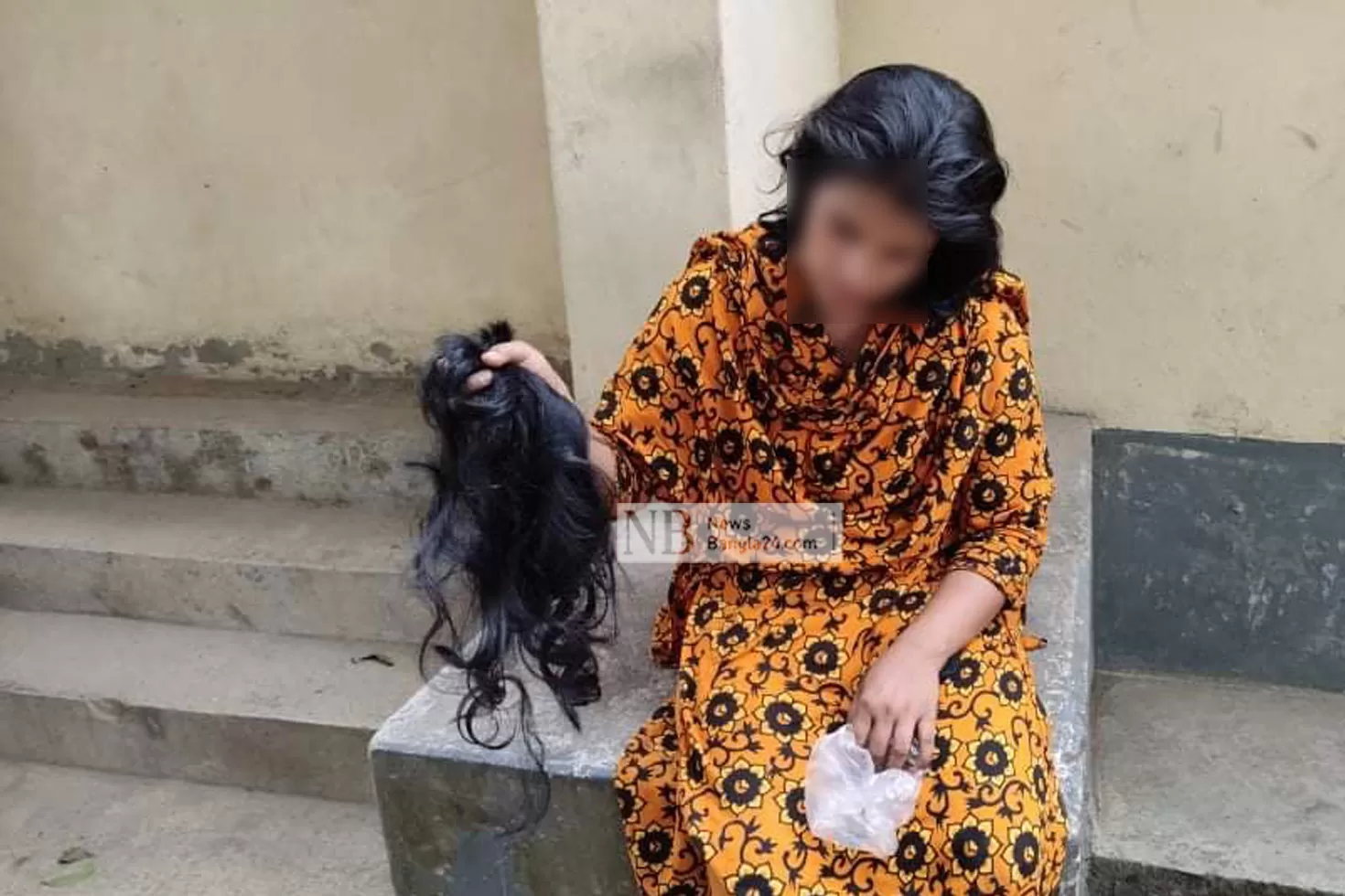 সন্তানের-সামনে-স্ত্রীকে-পিটিয়ে-চুল-কেটে-দেয়ার-অভিযোগ