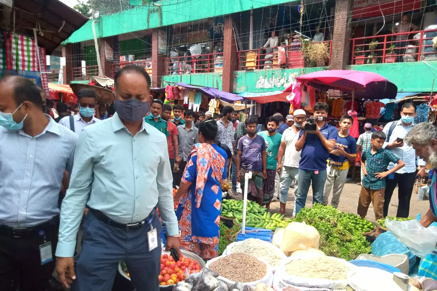 খাদ্যে ভেজালসহ নানা অনিয়ম রোধে ডিএনসিসির অভিযান