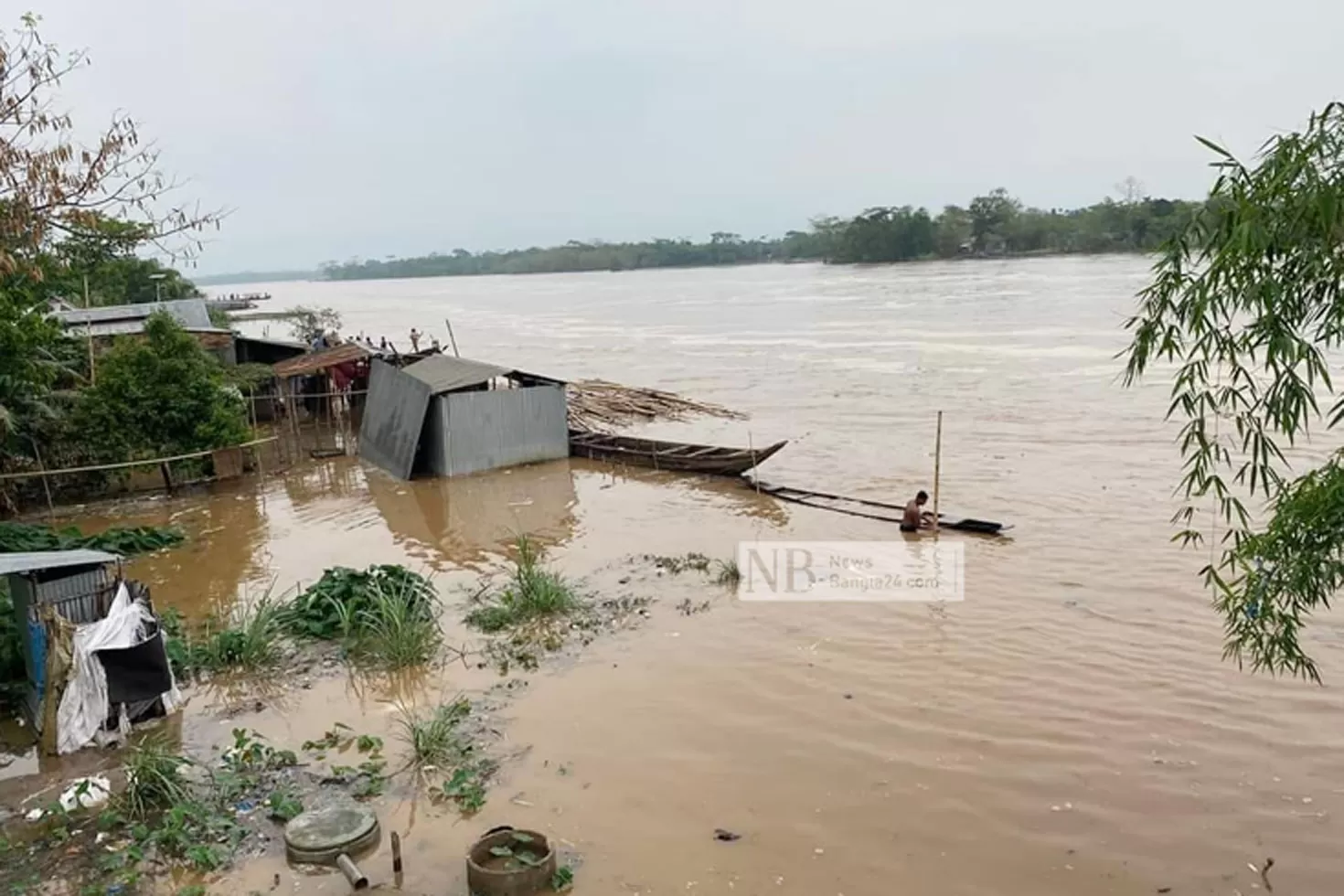 ঢলে তলিয়েছে সিলেটের ৩ উপজেলা