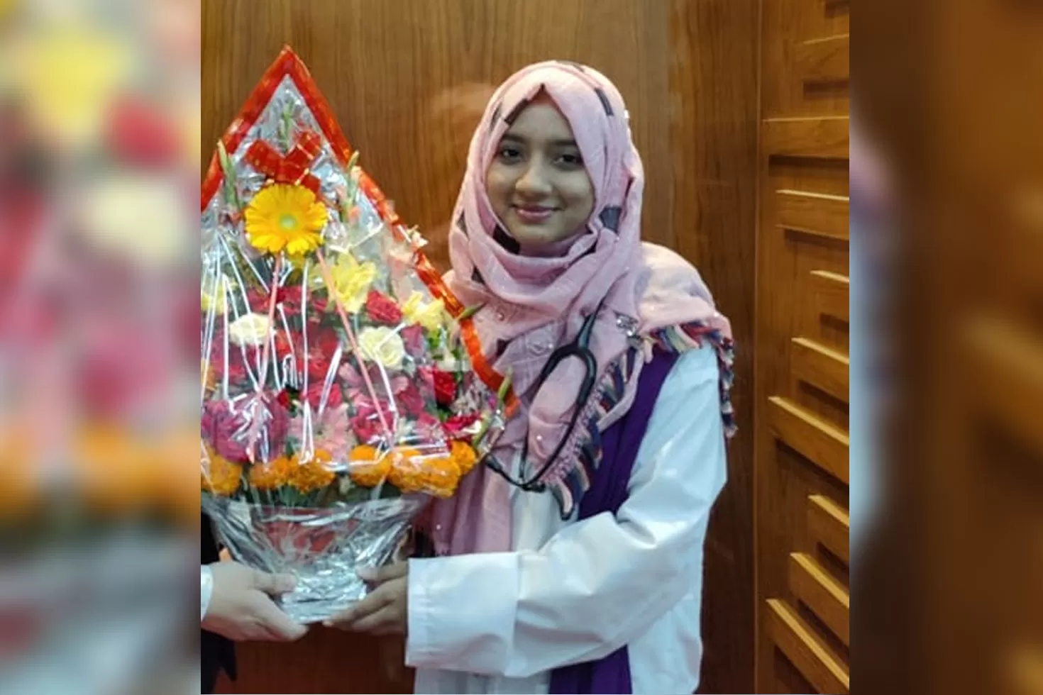 মায়ের-শখ-পূরণ-করতে-পরীক্ষায়-অংশ-নিয়ে-প্রথম-স্থান