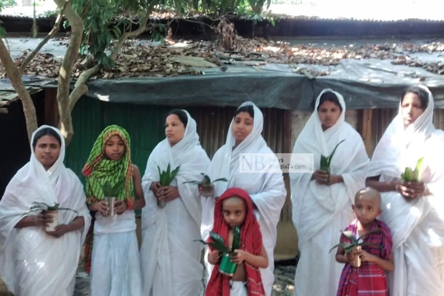 সড়ক দুর্ঘটনায় নিহত ছয় ভাইয়ের শ্রাদ্ধ 